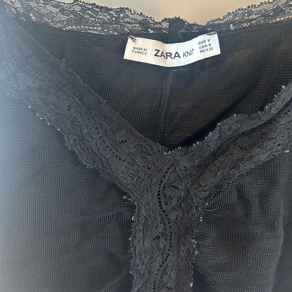 Black tank top with lace detailing - Picture 3 of 3